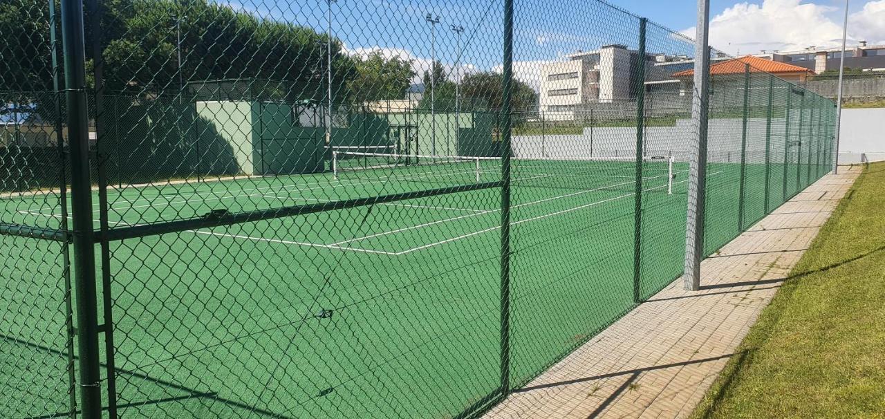Estudio De Luxo Em Condominio Privado Com Piscina فيانا دو كاستيلو المظهر الخارجي الصورة
